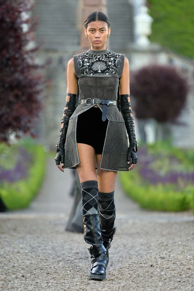 Look 75